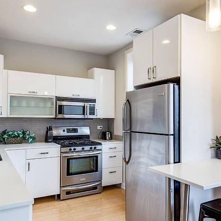 Cozy Beautiful Downtown Unit Chi In Prime River North Location Near Mag Mile - 2 Чикаго Экстерьер фото